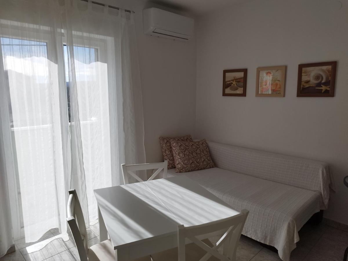 Apartments Valeria Kaštela Екстериор снимка