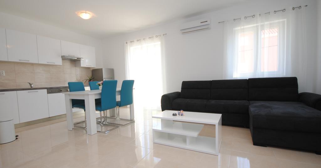 Apartments Valeria Kaštela Екстериор снимка