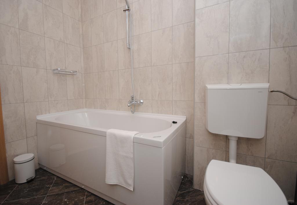 Apartments Valeria Kaštela Екстериор снимка